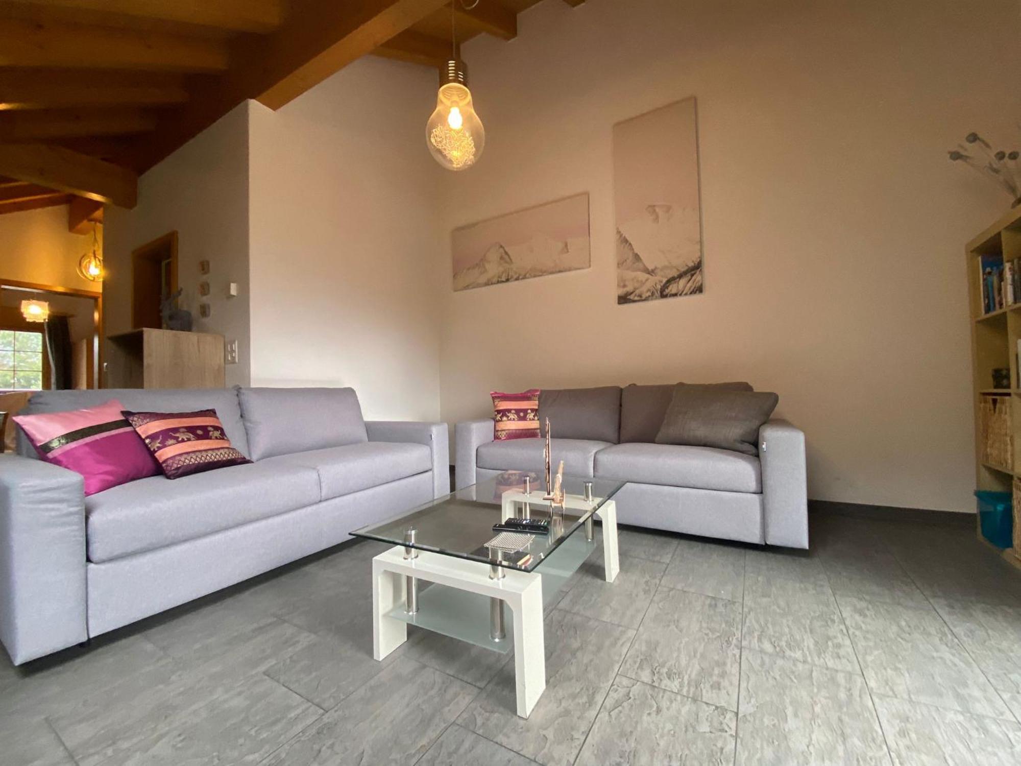 Charming Penthouse Apartment Lauterbrunnen Exterior photo