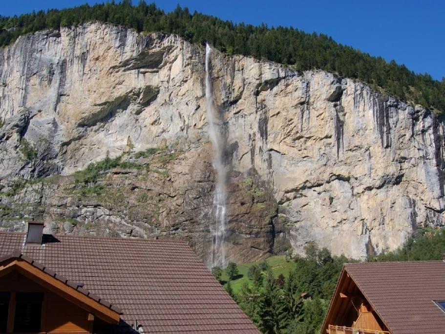 Charming Penthouse Apartment Lauterbrunnen Exterior photo